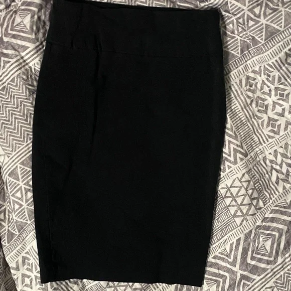 Joe B Classic Black Pencil Skirt - Picture 1 of 1